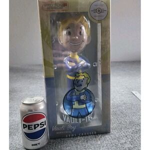 BIG Fallout‎ Vault Tec Vault Boy 111 Huge Bobblehead Bethesda Gaming Heads